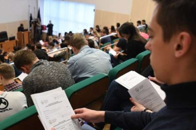 Студентів першого курсу відраховуватимуть за тривалу відсутність на заняттях