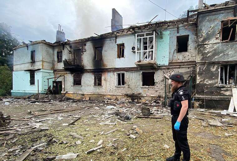 The enemy dropped an aerial bomb on a residential area in Kostiantynivka: there are casualties and damage