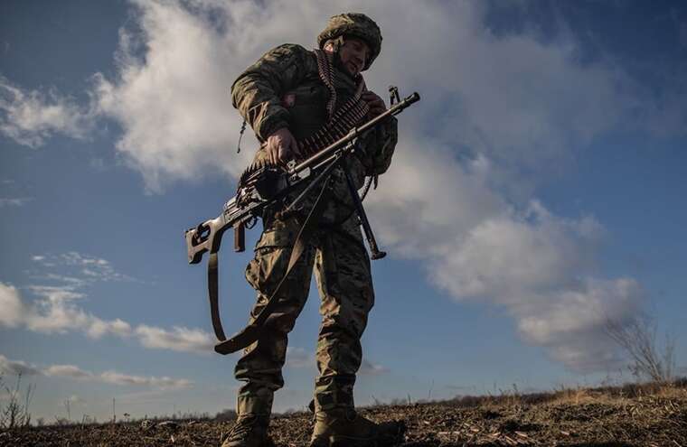 На Запорожье враг наступает пехотой под артиллерией и FPV-дронами, — офицер ВСУ