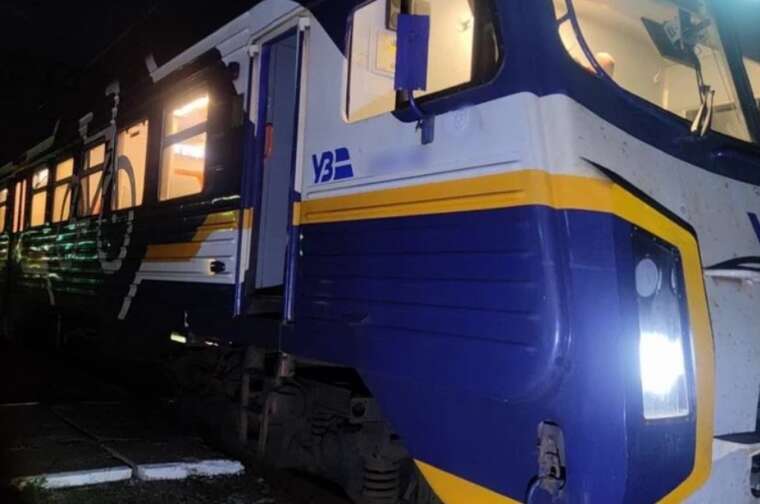 Під Києвом пасажирський потяг збив на смерть 80-річну жінку