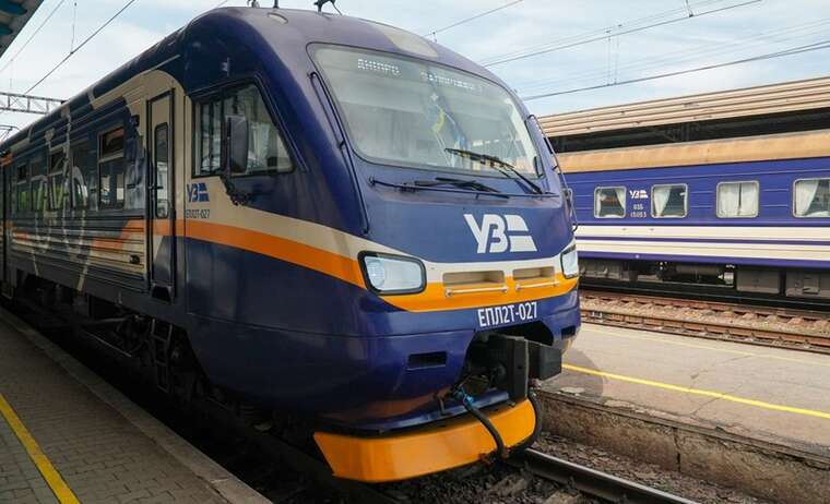 У поїзді "Київ – Рахів" виявили електронну таблицю з проросійським написом