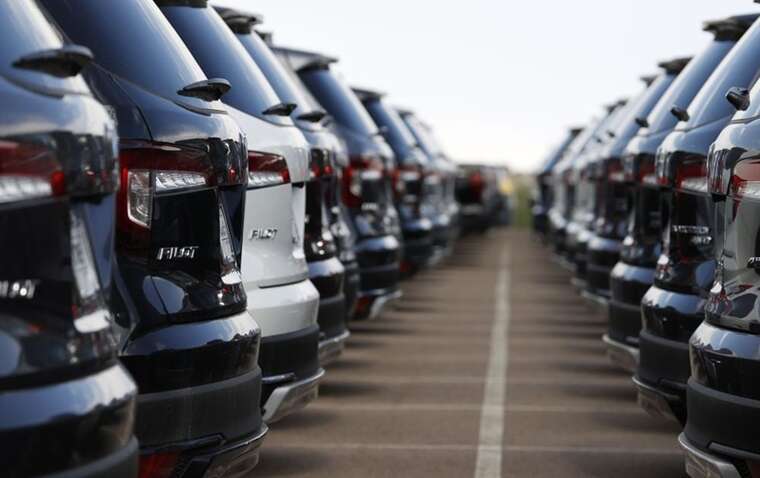 "Продають" авто, яких не існує : в Україні з’явилася нова шахрайська схема