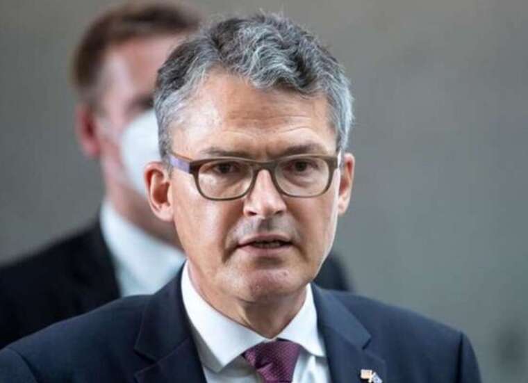 Кізеветтер: Дипломатії недостатньо, Росії потрібно давати відсіч силою