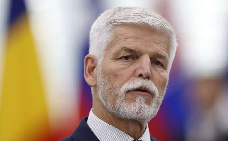 Президент Чехии призвал не останавливать инициативу по поставкам боеприпасов для Украины