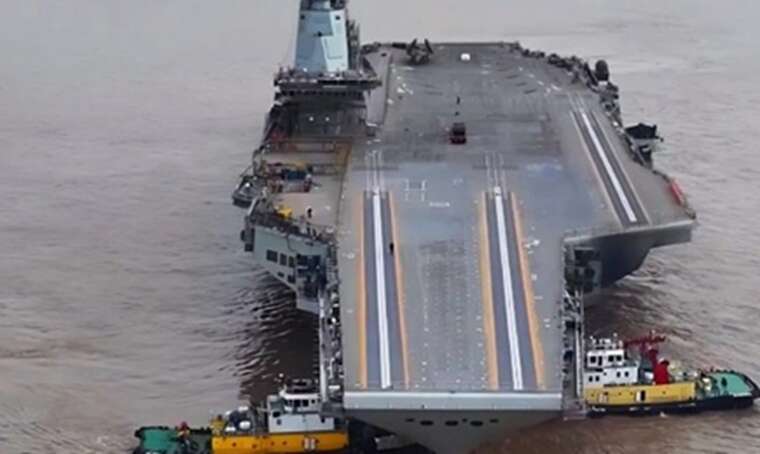 Китай випробував новий авіаносець "Фуцзянь" з електромагнітною катапультою