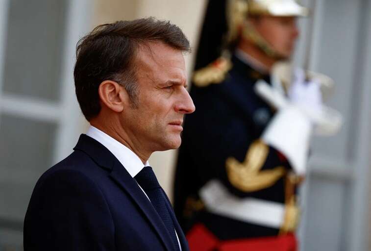 Макрон призвал НАТО не сбивать российские самолеты, а лишь усиливать реакцию