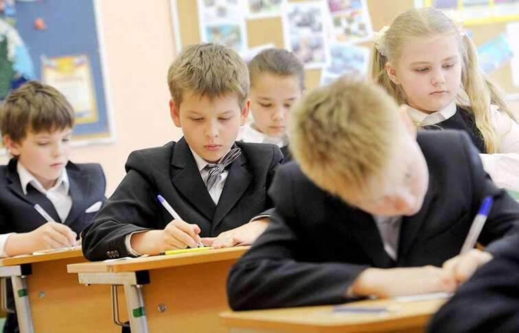 On the temporarily occupied territories, the RF controls the gadgets of schoolchildren