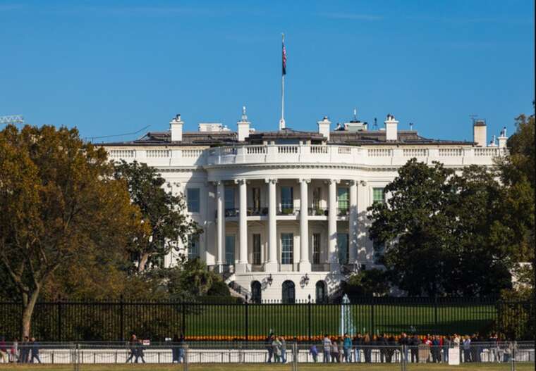 Axios: Близький радник Трампа Тейлор Будович йде з Білого дому