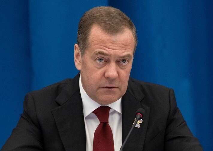 Медведєв пригрозив Зеленському та США "ударом, від якого не врятує бомбосховище"