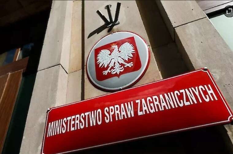 МЗС Польщі закликало громадян терміново залишити Білорусь через ризики затримань