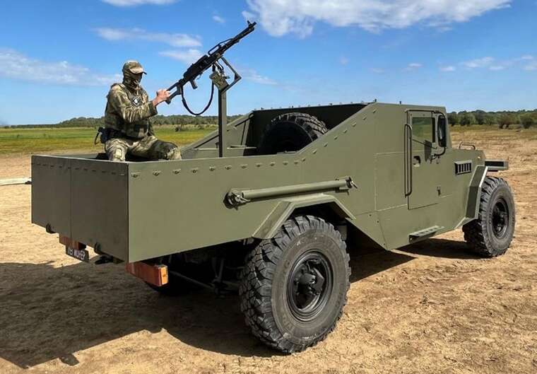 Россия представила бронированный пикап "Легионер" для боевых и логистических задач