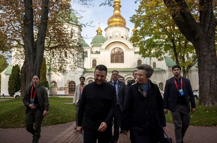 Принцесса Анна приехала в Киев с необъявленным визитом