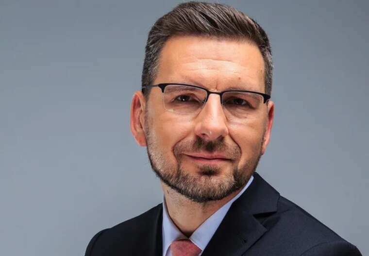 Телеведучий Вадим Карп’як залишає телемарафон «Єдині новини» заради служби в армії