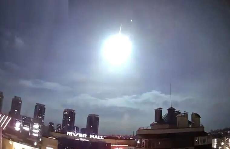 У Дніпрі стався спалах у небі: у місті виникли перебої зі світлом