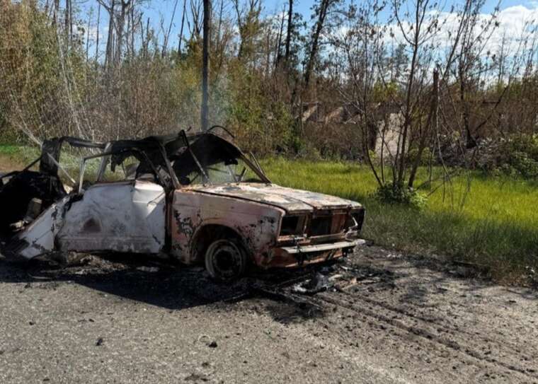 Russian troops attacked a civilian car in Kherson: a woman and two children were injured