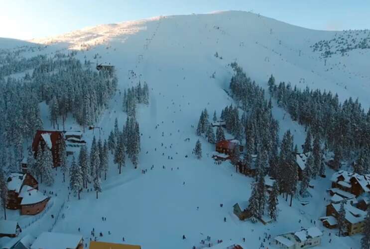 На Закарпатье выпал обильный снег: Драгобрат встречает настоящую зиму