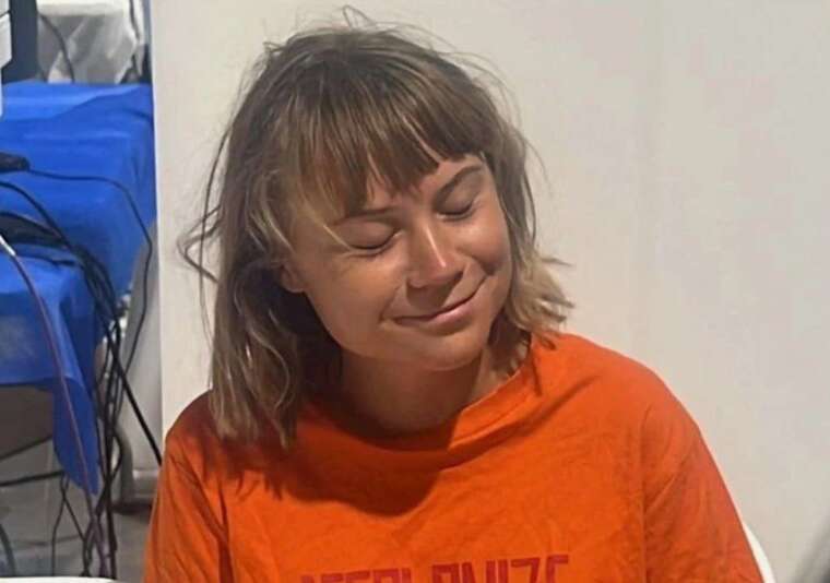 The Guardian: Тунберг утримують у камері з клопами та без води