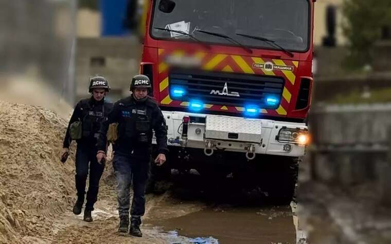 In Ivano-Frankivsk region, a fire broke out as a result of a Russian strike and falling debris