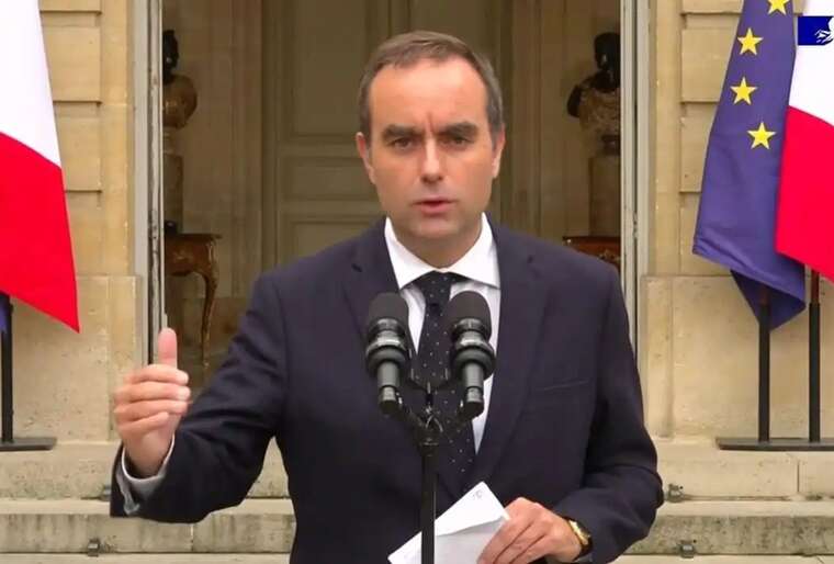 В Париже прогремел взрыв возле офиса премьер-министра Лекорню