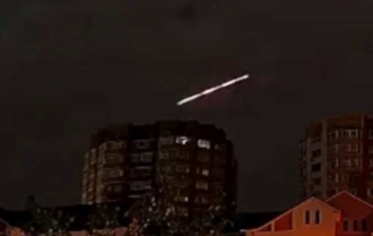 У багатоповерхівку Бєлгорода влучила російська ракета ППО, а не «уламки БпЛА», — росЗМІ