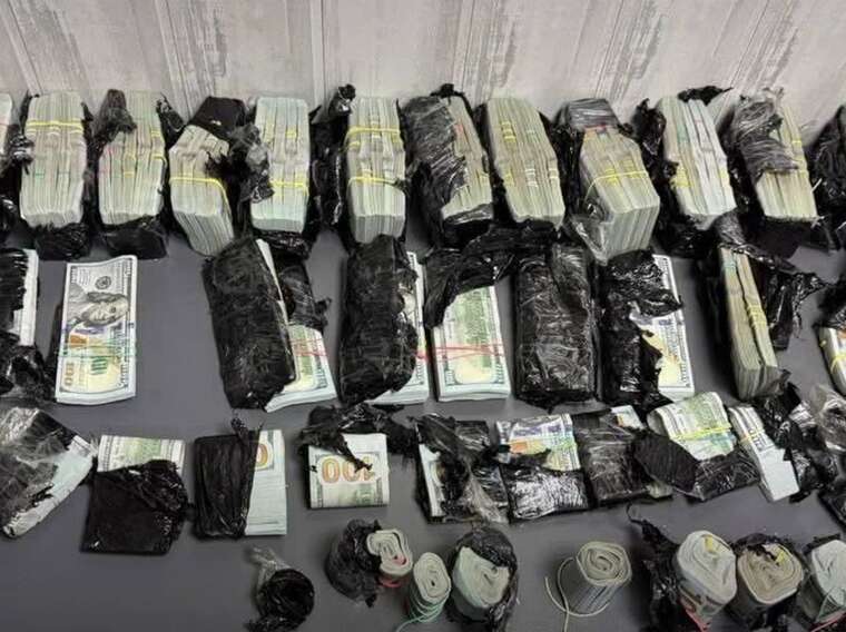 At the border with Romania, border guards found almost a million dollars in a "Mercedes"