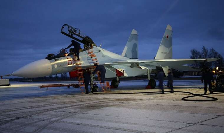 В окупованому Криму пролунали вибухи біля трьох російських аеродромів