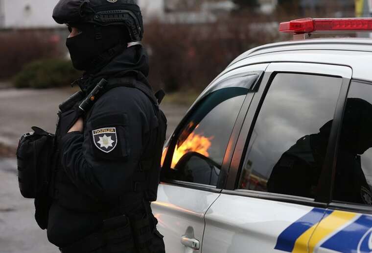 At the "Obolon" metro station, a group of teenagers beat up a man: police have opened a criminal case