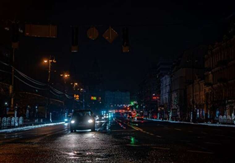 ДТЕК пообіцяв повернути світло киянам до опівночі