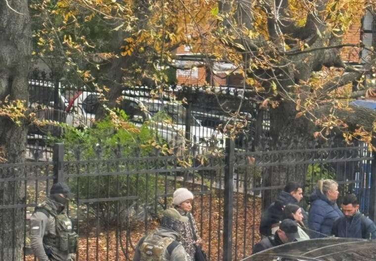 Масштабне затримання біля Офісу Генпрокурора: ЗМІ повідомляють про візит детективів НАБУ