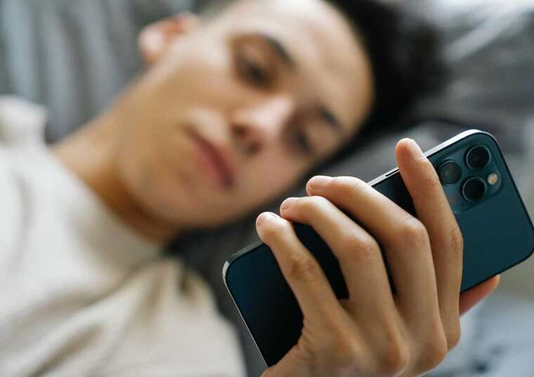 Новые сервисы позволяют находить любой профиль в Tinder по фото