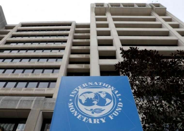 МВФ настаивает на девальвации гривны перед новой программой кредитования, — Bloomberg