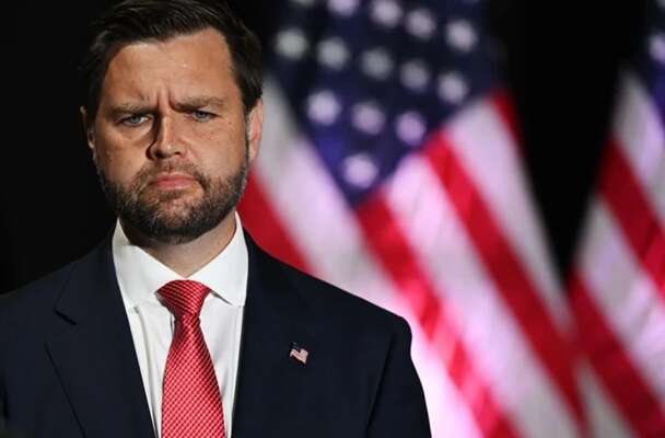 Король Трамп: Віцепрезидент США Венс опублікував провокаційне ШІ-відео, що висміює Демпартію