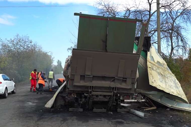 Near Kramatorsk, Russian forces attacked a Nova Poshta truck with a drone