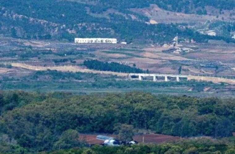 Северокорейский военнослужащий бежал в Южную Корею