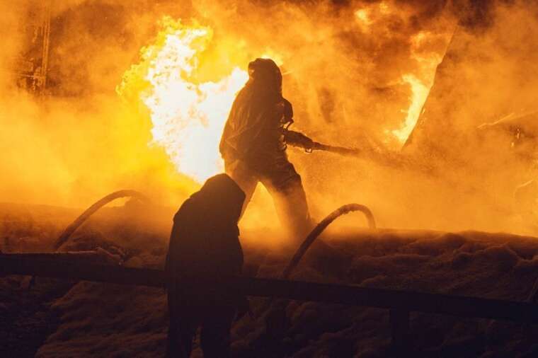 Нічна атака на Одещину: російські прильоти пошкодили портову інфраструктуру, виникло кілька пожеж