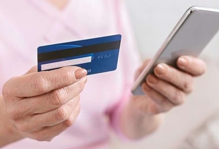 В Варшаве задержали двух украинцев за мошенничество через BLIK