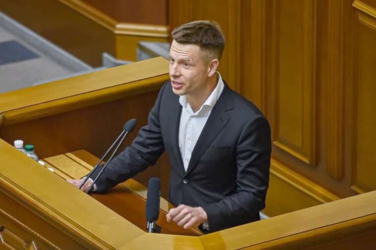 Депутат Гончаренко предлагает запретить ТЦК вручать повестки вне своих центров