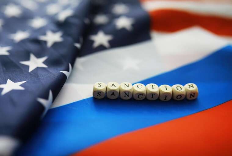 The United States imposes sanctions against "Rosneft" and "Lukoil" due to the war in Ukraine