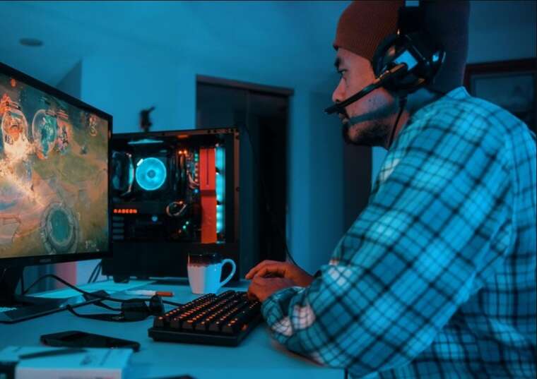     Counter-Strike 2:   2  