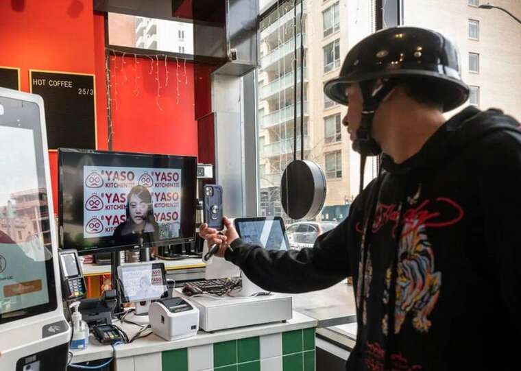 Ресторани Нью-Йорка замінюють касирів на віддалених працівників із Філіппін через Zoom