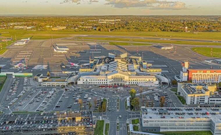 Аеропорт Вільнюса знову призупинив роботу через кулі