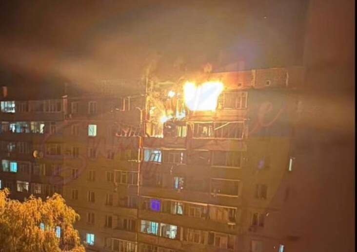 Атака РФ по Сумах: горить багатоповерхівка