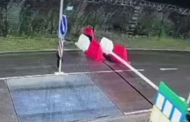 In Zakarpattia, a mobilized lawyer in a Toyota rammed a checkpoint and fled to Hungary