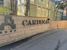 "Cardinal" undercover: Journalists expose fraudulent call centre in prestigious residential complex…