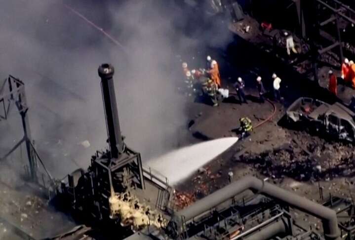 У США стався вибух на найбільшому нафтозаводі Нью-Мексико: є постраждалі