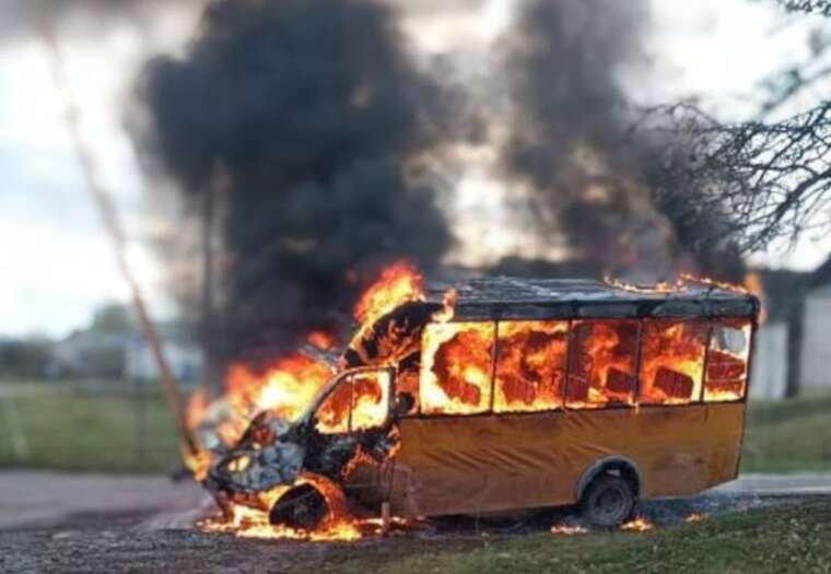 Атака дронів на Сумщині: Росіяни вдарили по цивільному транспорту, поранено 29-річного чоловіка