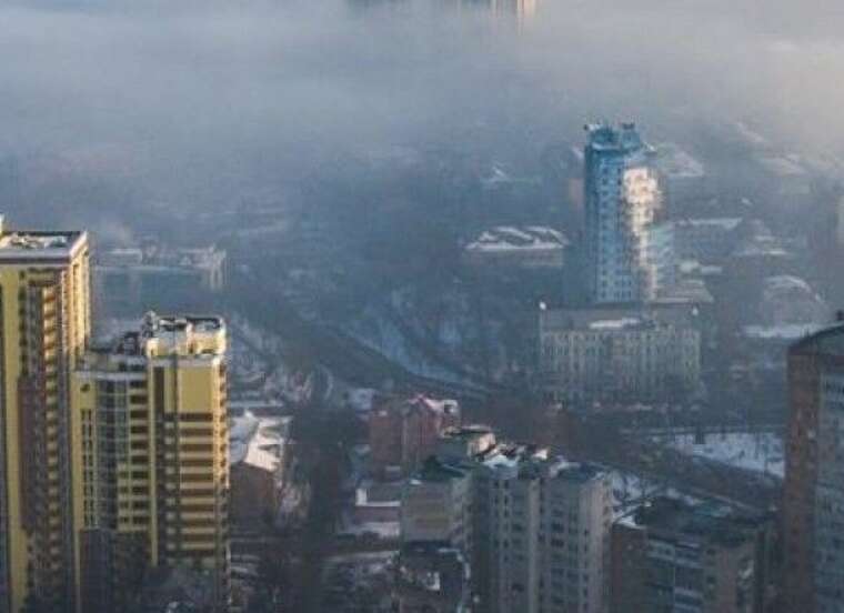 Лівий берег Києва накрив нестерпний сморід: жителі трьох районів скаржаться на запах фекалій