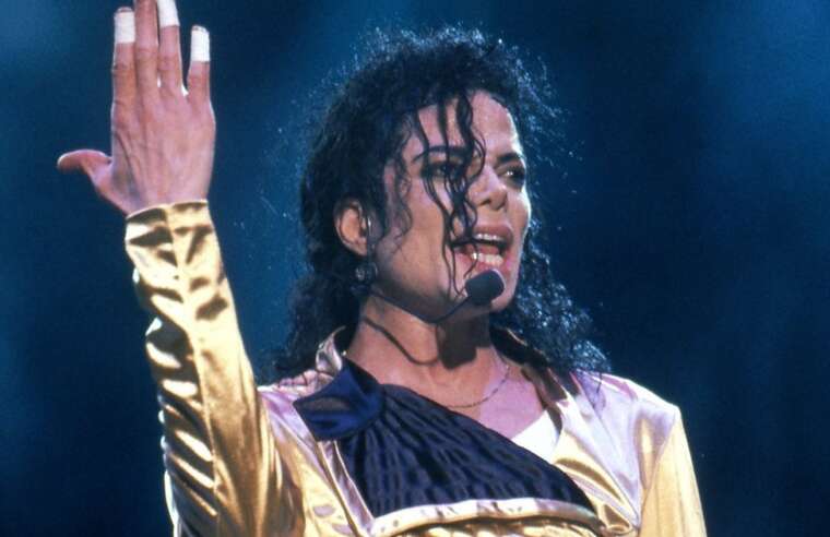 Фонд Майкла Джексона тайно выплатил 2,5 миллиона долларов жертвам домогательств — Financial Times