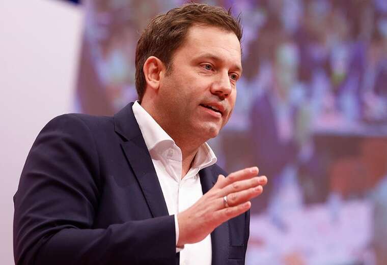 Посилення санкцій: Віцеканцлер Німеччини закликав повністю припинити імпорт сталі з Росії, включно зі сталевими слябами