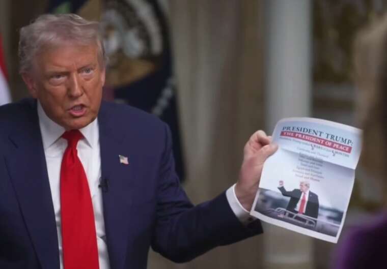 Особистий список Трампа: Президент носить зі собою листівку з переліком "закінчених" ним воєн